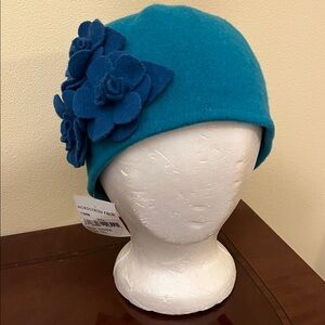 NWT Wool Blend Hat with Flowers